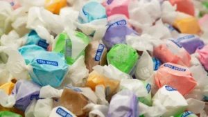 Read more about the article 103+ clever laffy taffy jokes in 2026