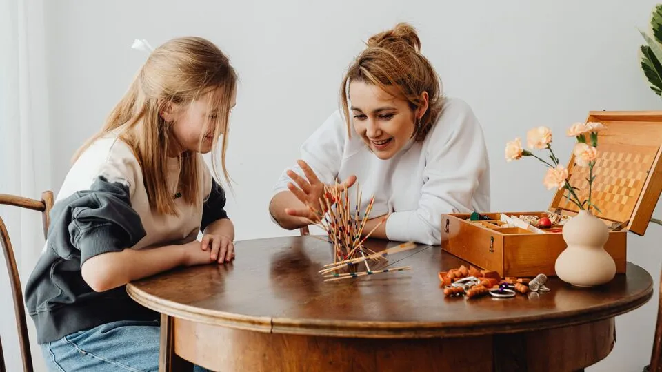 Joke Your Mom” Clean Roasts for Friendly Fun